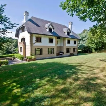 Elegant In San Sebastian Area Villa *